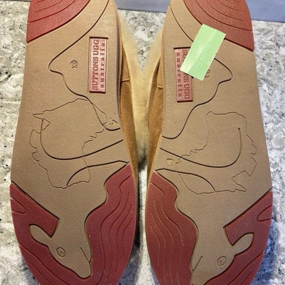 Mens Uggs Slipper/Boots - Picture 3 of 9